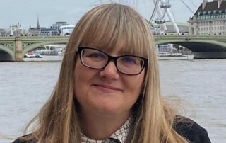 Home svg+xml,%3Csvg%20xmlns%3D%27http%3A%2F%2Fwww.w3 - Home