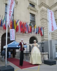 markeding Vienna: Overwhelming markeding 1 203x250 - markeding Vienna: Overwhelming