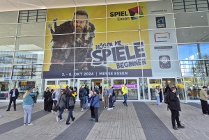 Home Spiel Essen 24 Gallery01 - Home