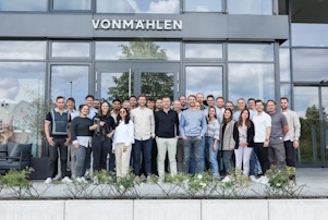 Vonmaehlen Teamfoto 2025 - Russell Europe becomes Russell Athletic