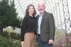 EllaLong AlistairMylchreest SourcingCity - Happy winners at the Super Gift Award