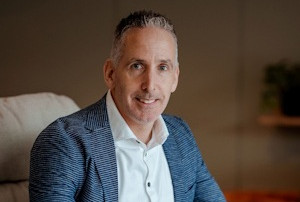 Roy 20 jaar Promidata 300x202 - Record-breaking Spiel Essen