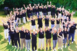 Sommerfest Team Bild - Home