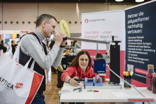 13 127 A7202911 DCE - HAPTICA live: Merch wins