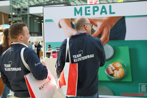 15 SKIMG 6544 DCE - HAPTICA live: Merch wins