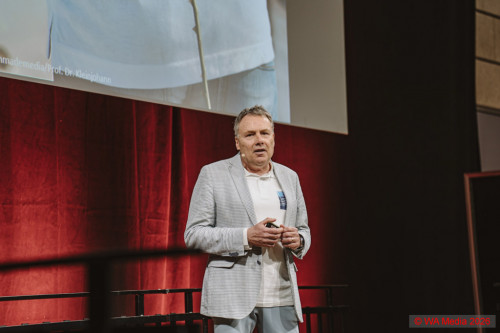 19 136 A7202958 DCE - HAPTICA live: Merch wins