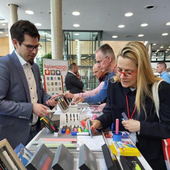 39 SK185 DCE - HAPTICA live: Merch wins