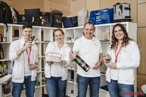 41 187 A7203207 DCE - HAPTICA live: Merch wins