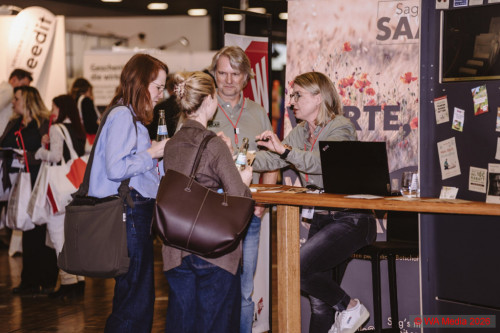 46 280 A7203626 DCE - HAPTICA live: Merch wins