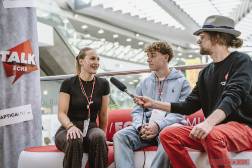 50 181 A7203177 DCE - HAPTICA live: Merch wins