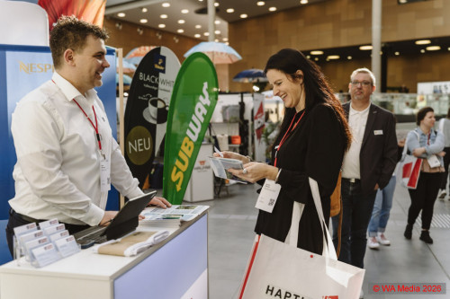 52 A7202556 DCE - HAPTICA live: Merch wins