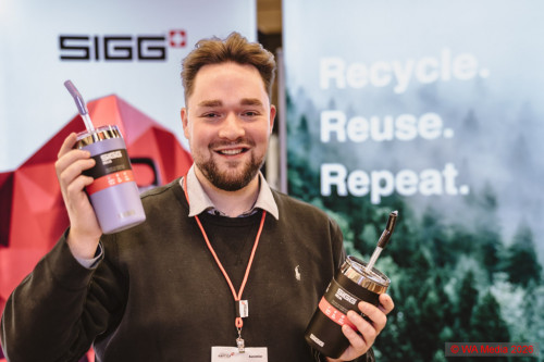 53 268 A7203573 DCE - HAPTICA live: Merch wins